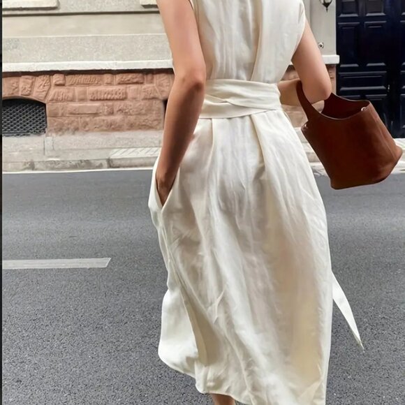 Ivory Sleeveless Maxi Dress - Picture 3 of 9